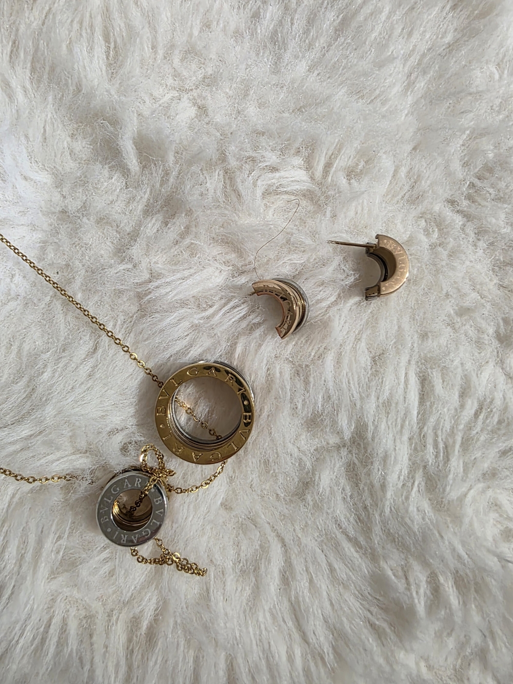 High Qlty Tri-Tone Stacked Pendant Necklace and Stud Earring Set - Gold & Silver - Picture 2 of 7